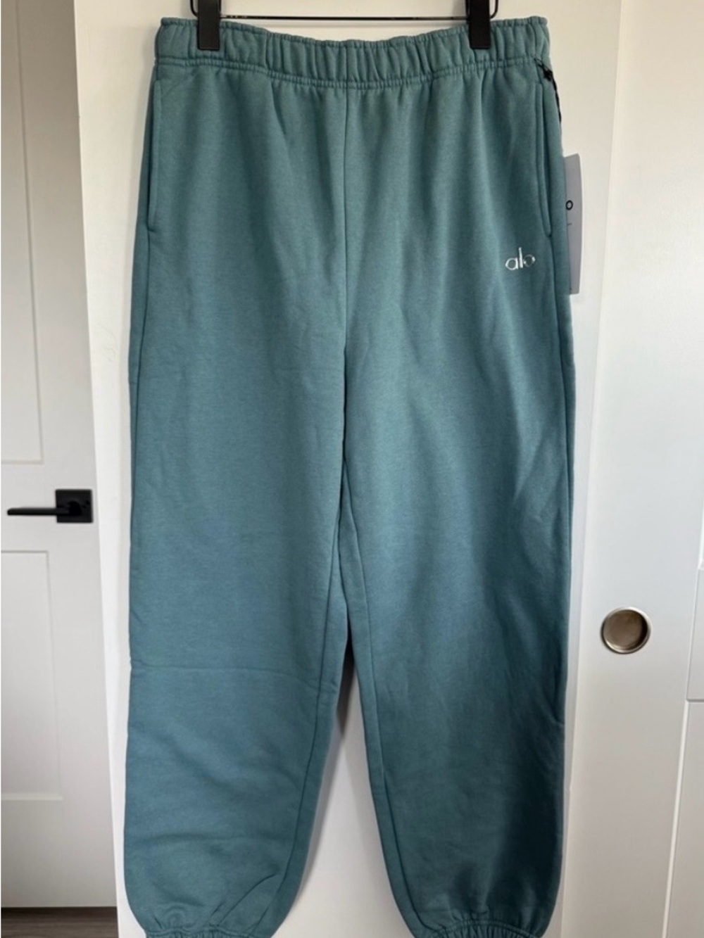 Alo Yoga Accolade Sweatpants- Teal Agate Color- Size L